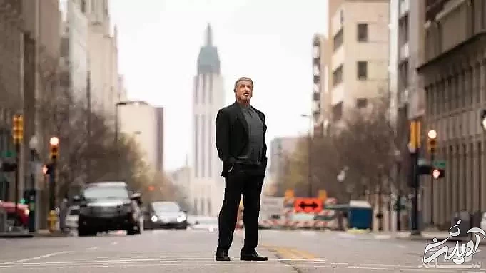 بازی دختر سیلوستر استالونه در کنار پدرش در سریال مافیایی tulsa king